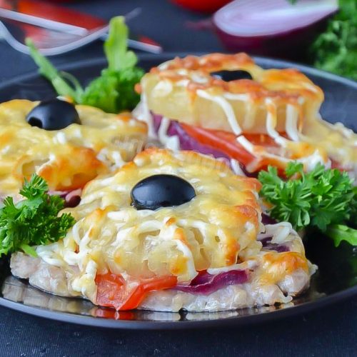 Кулинарный рецепт: Свинина с ананасами, помидорами и сыром на ГОТОВИМ СМАЧНО