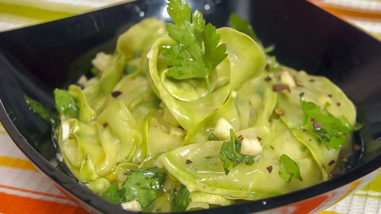 Кулинарный рецепт: Быстро маринованные кабачки с медом и чесноком на ГОТОВИМ СМАЧНО