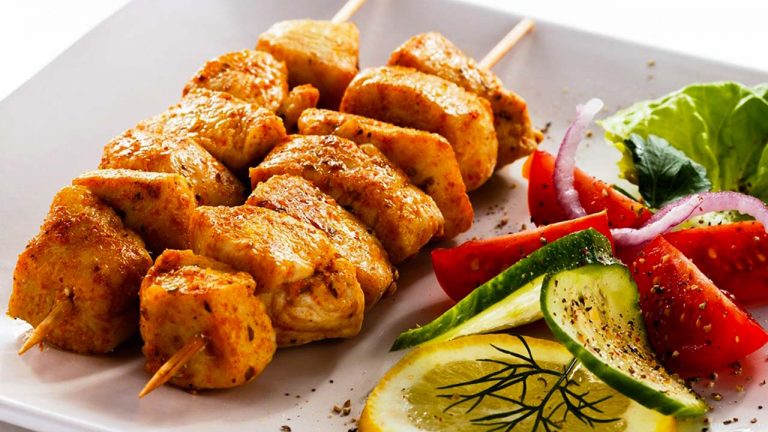 Кулинарный рецепт: Шашлык из свинины в духовке, маринованный в кефире на ГОТОВИМ СМАЧНО