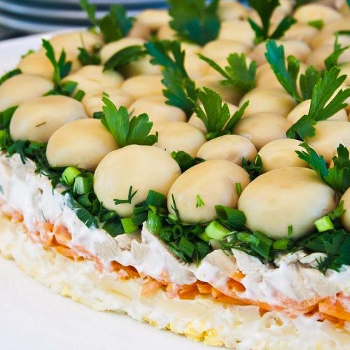 Кулинарный рецепт: Салат «Грибная поляна» с шампиньонами на ГОТОВИМ СМАЧНО