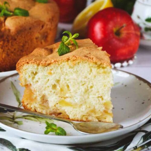 Кулинарный рецепт: Шарлотка с яблоками: простая и пышная