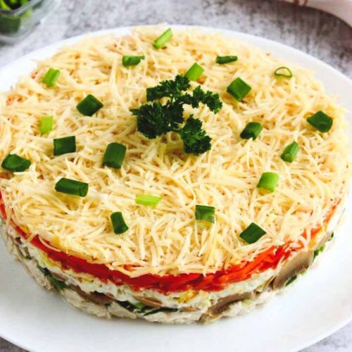 Кулинарный рецепт: Салат с курицей, маринованными шампиньонами и морковью по-корейски