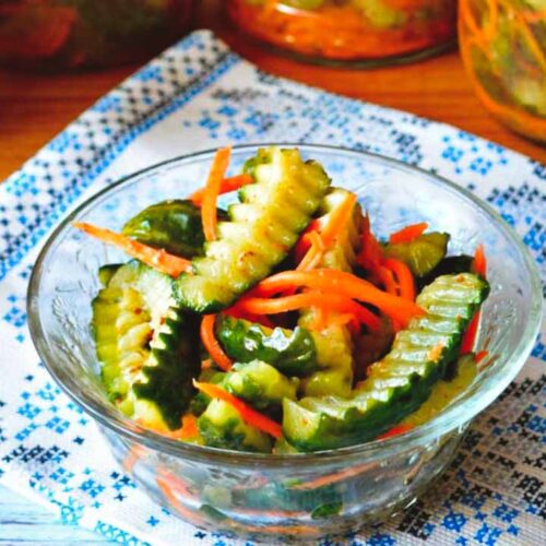 Кулинарный рецепт: Салат огурцы с морковью по-корейски на зиму