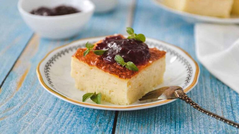 Кулинарный рецепт: Пышная творожная запеканка с манкой