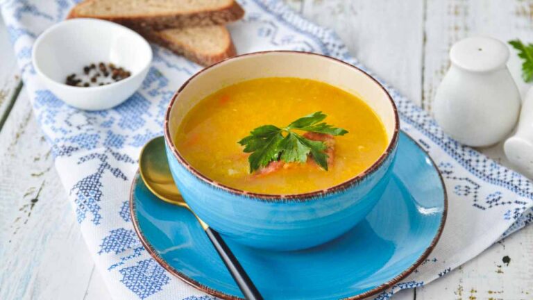 Кулинарный рецепт: Гороховый суп с копчеными ребрышками