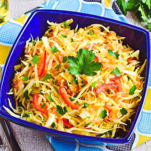Кулинарный рецепт: Витаминный салат из капусты с морковью и яблоками