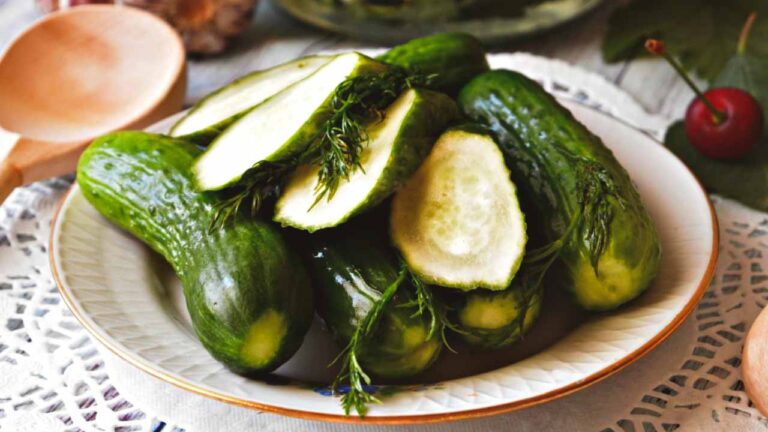 Кулинарный рецепт: Хрустящие малосольные огурцы быстрого приготовления